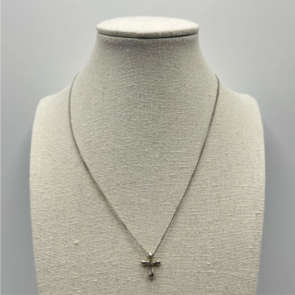 Tiffany & Co. Elsa Peretti Silver Cross Pendant Necklace 17" Fine Jewelry